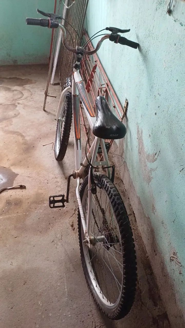 Bicicleta aro 26 branca - Foto 2