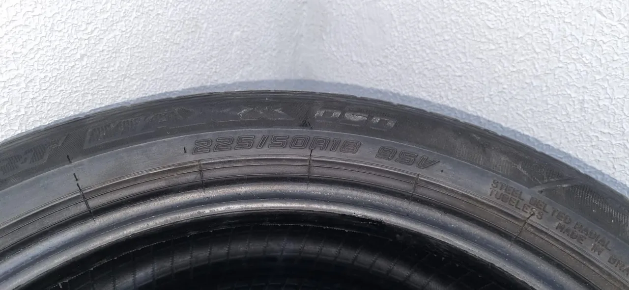 Pneu 225/50R18 95V