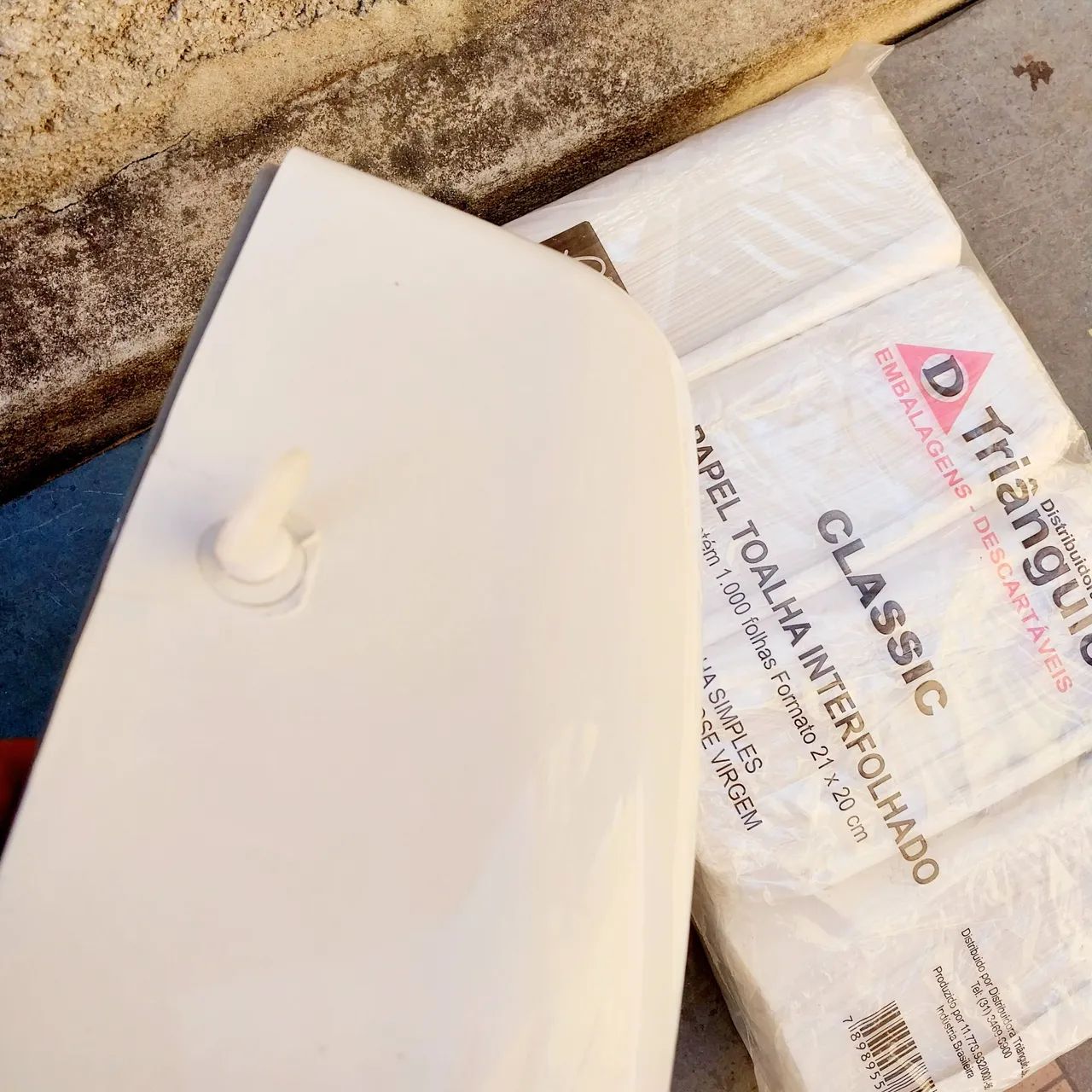 Porta papel triângulo novo com pacote lacrado lacrado - Foto 5