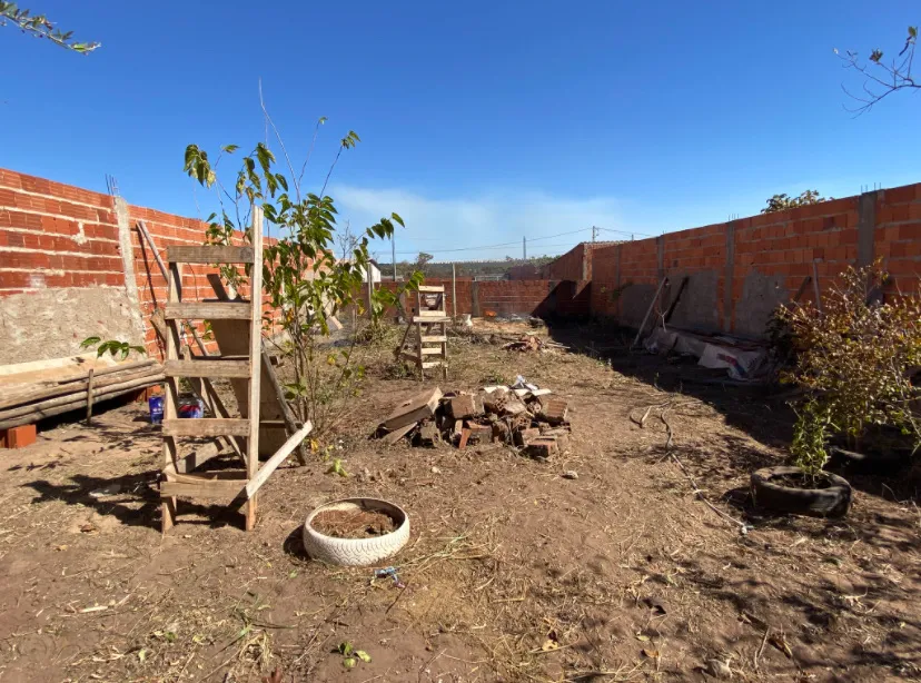 Lote à Venda no Condomínio Serra Verde - 250 m²