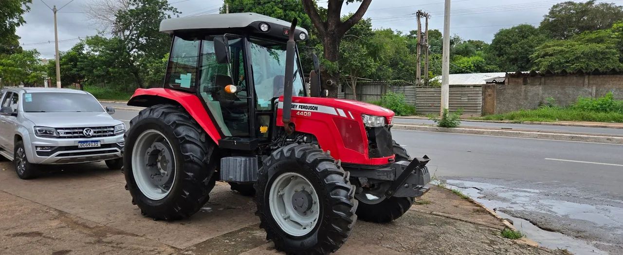 Trator Massey Ferguson 4409 - Impecável 2022