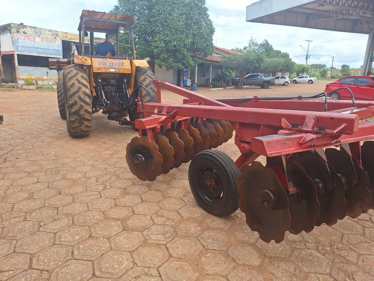 Valmet 148 com grade e lâmina  - Foto 5