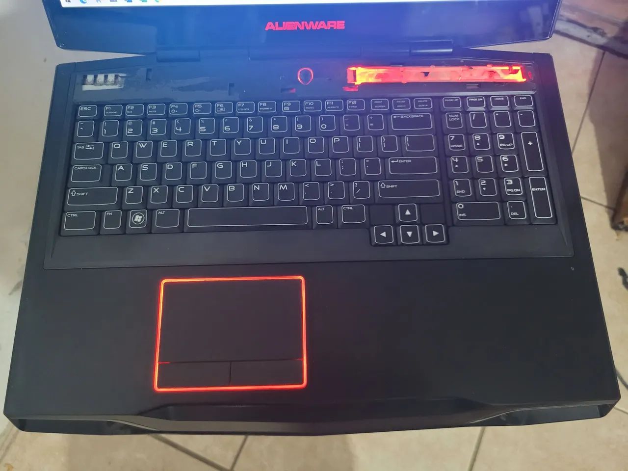 Alienware M17X R3 Com defeitos, pra ir logo - Foto 3