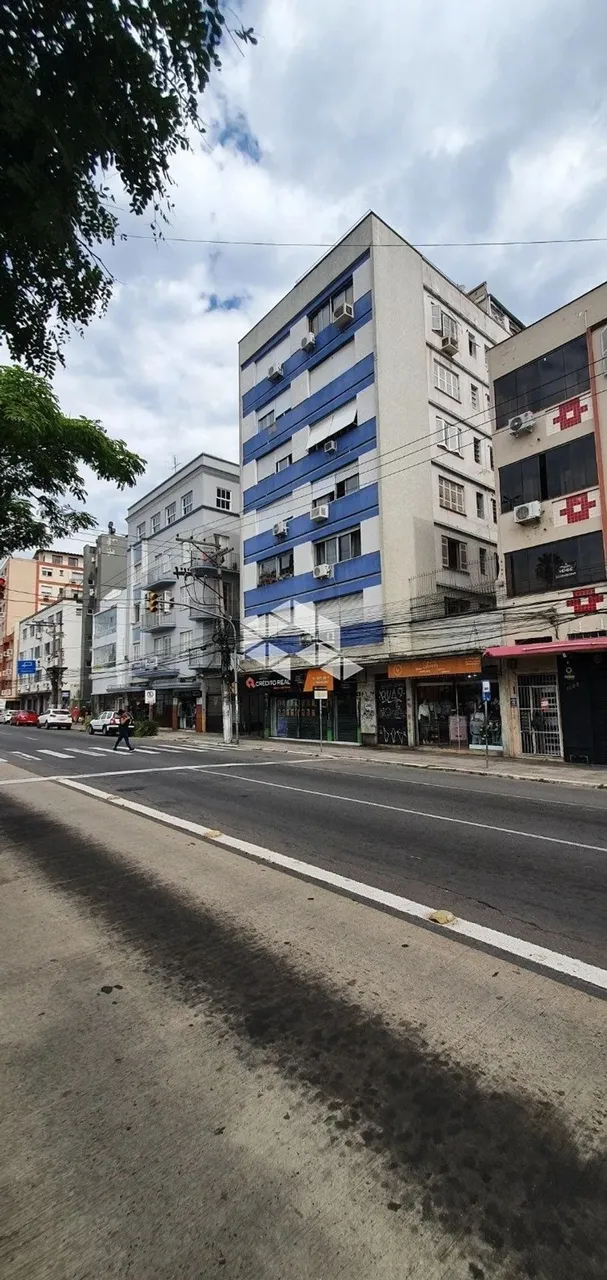 APARTAMENTO DE 2 DORMITORIOS TODO REFORMADO ENTRAR E MORAR.