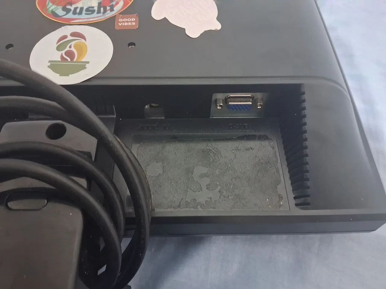 Monitor AOC com entrada VGA (D-Sub). - Foto 5