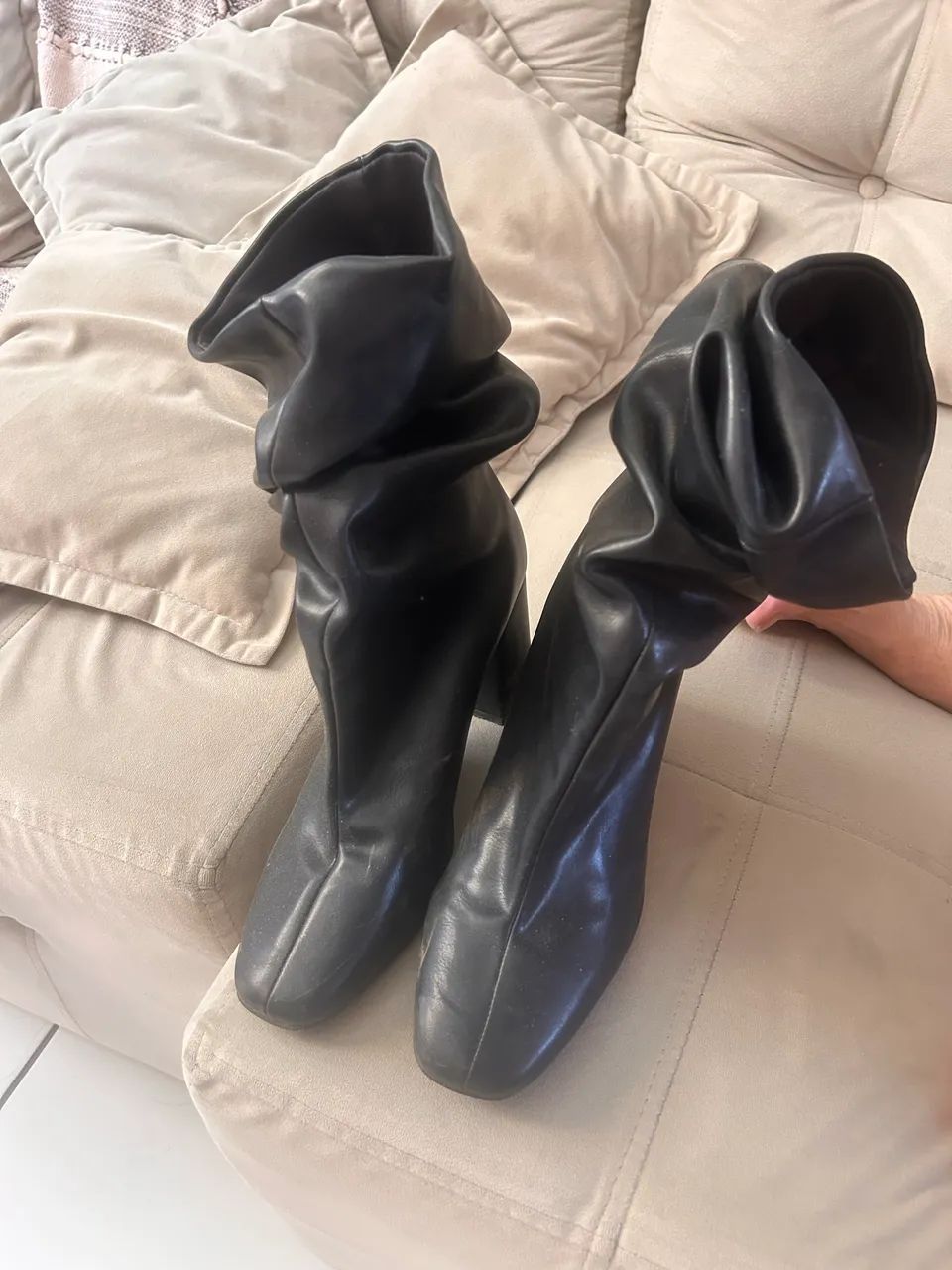 Bota de couro- SEMINOVA 38-39 - Foto 2