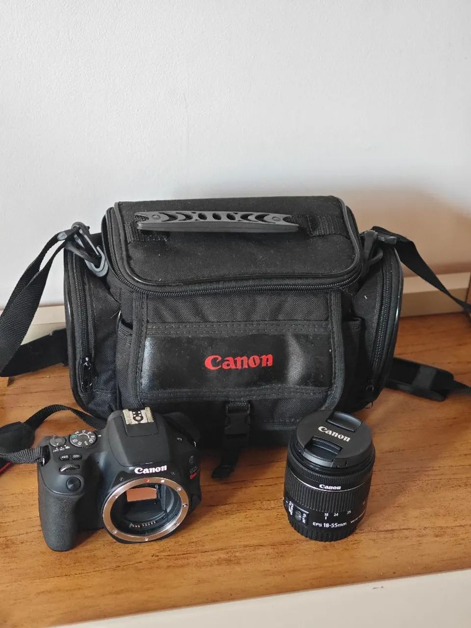 Camera Canon SL2
