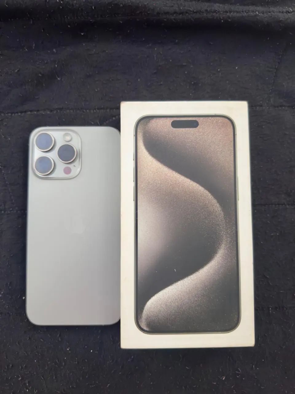 iPhone 15 Pro Max sem marcas de uso 