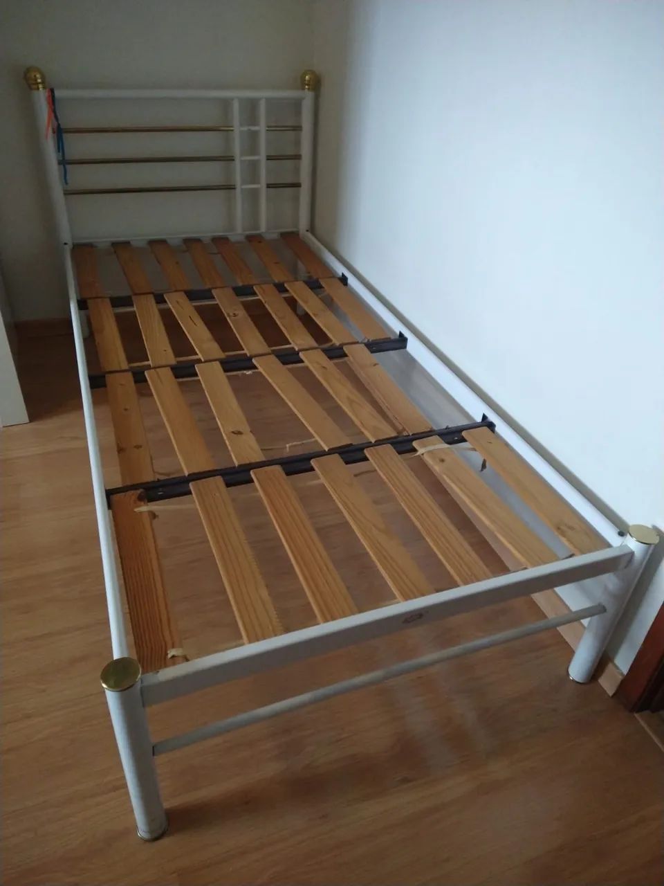 Cama de solteiro (2 unidades, preço por unidade)