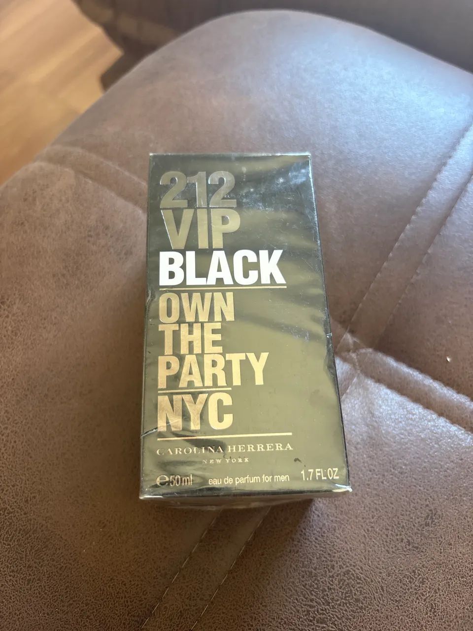 Vendo perfume 212 black masculino 50 ml 