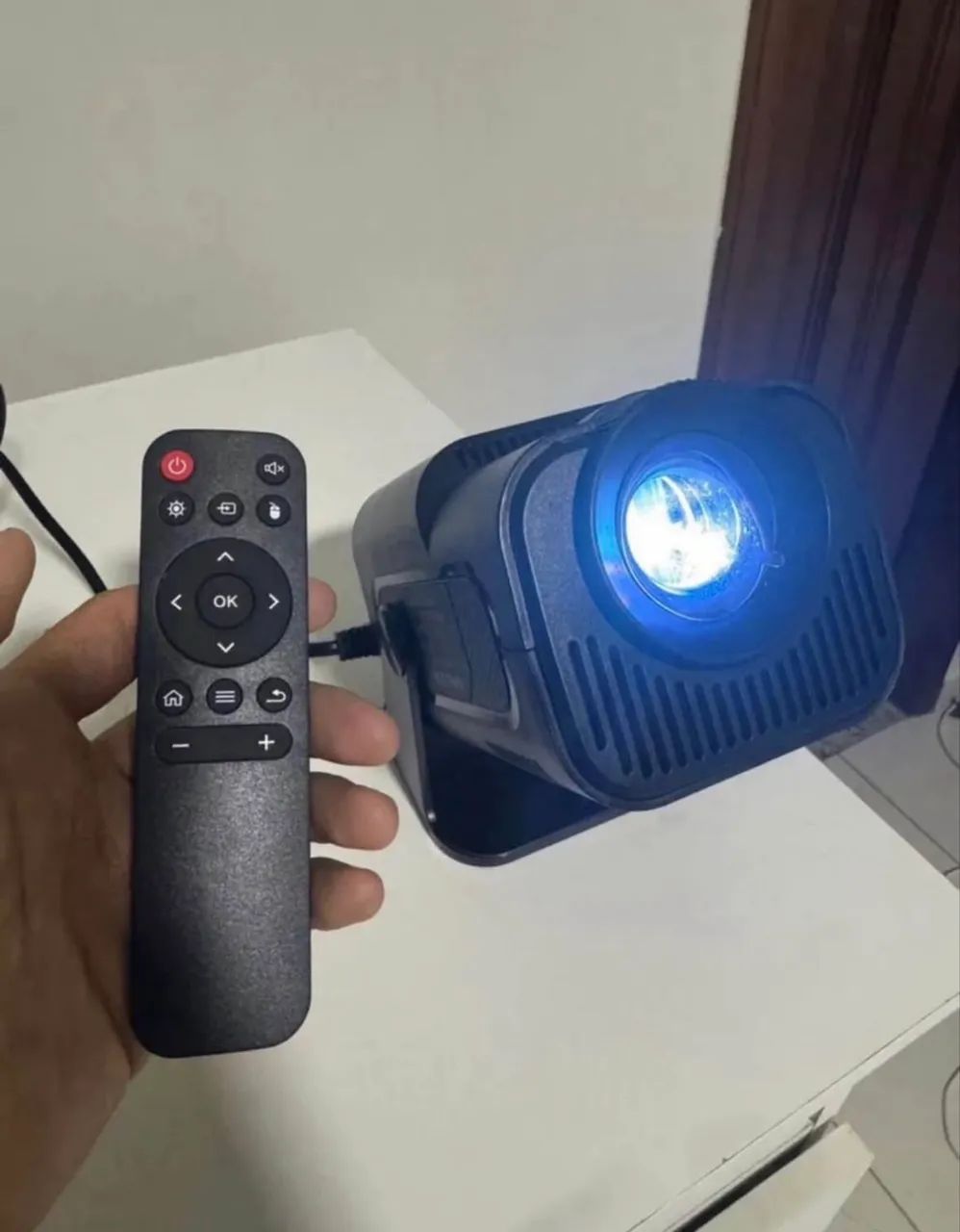 Projetor HY320 com sistema android