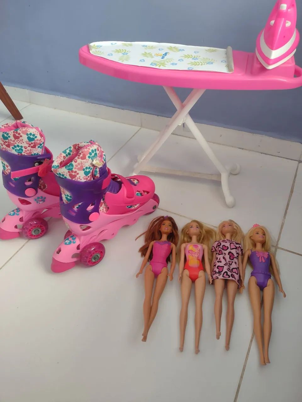Bonecas e patis da Barbie 