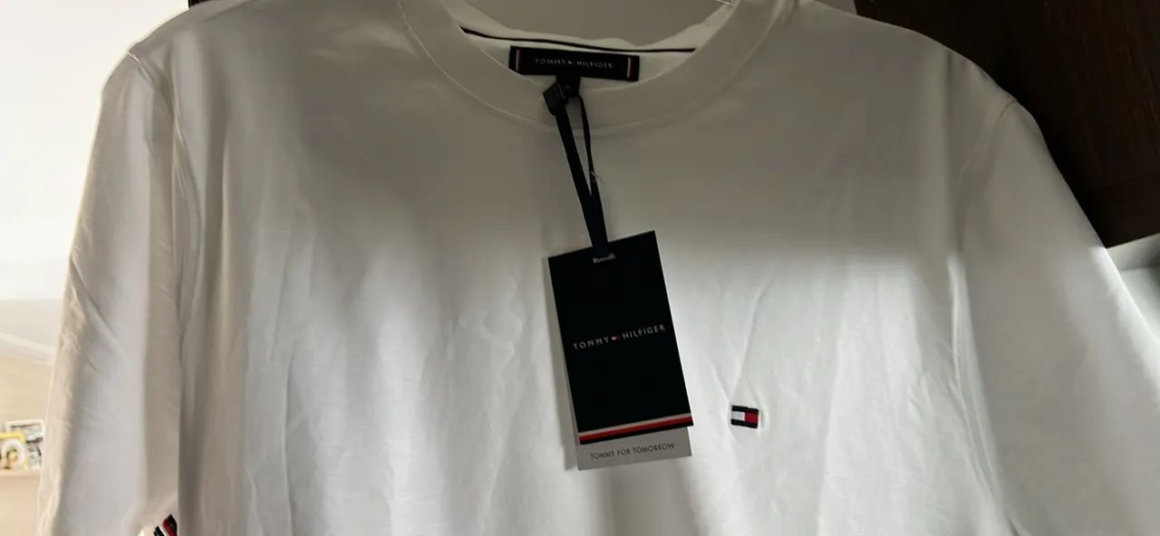 Camiseta Tommy Hilfiger Branca Masculina Nova com Etiqueta - Foto 3