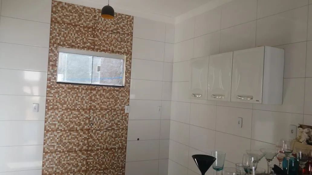 Vendo uma casa com garagem e quintal  - Foto 5