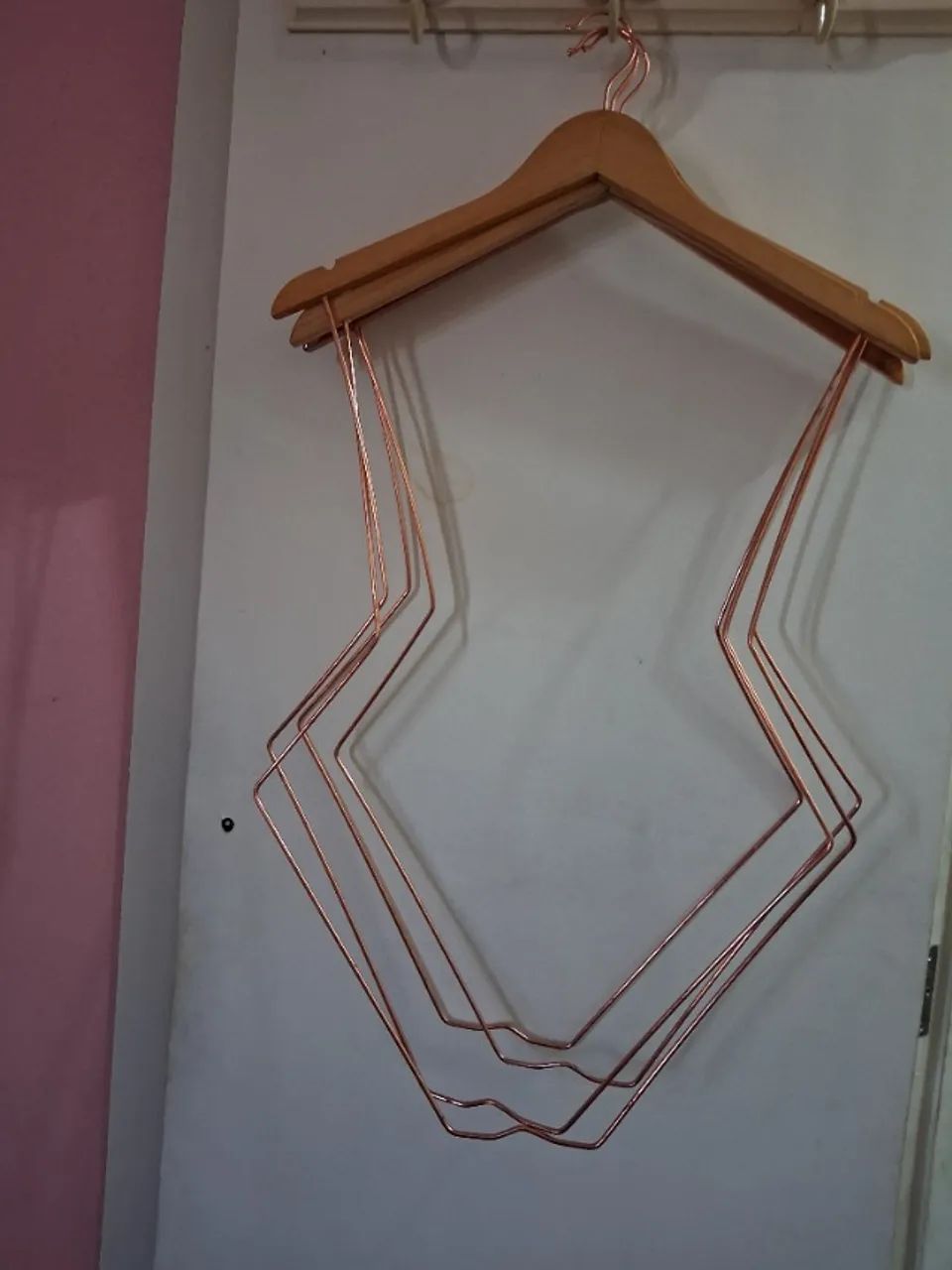 Cabides e manequim para loja