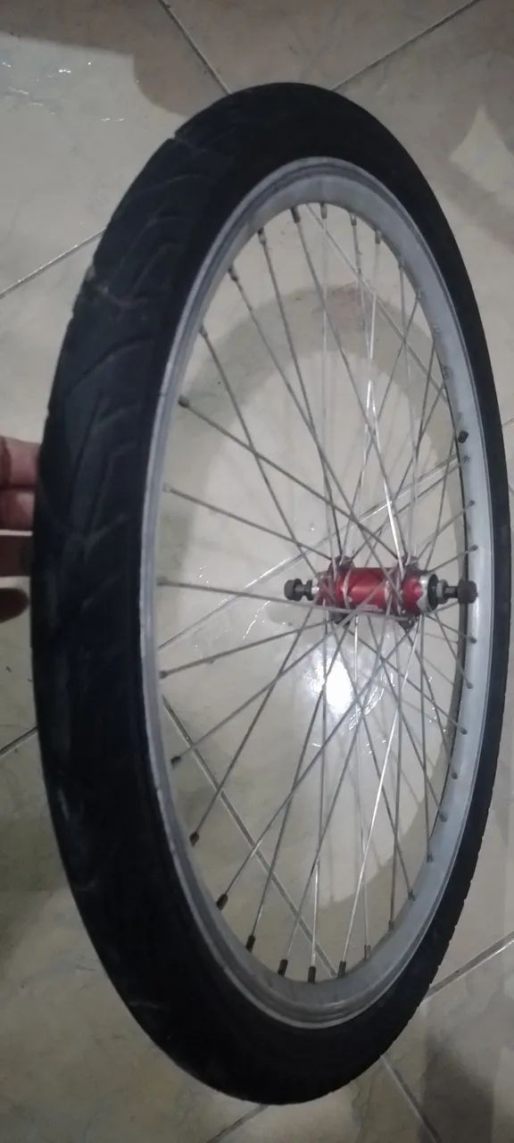 Aro dianteiro 26 por um e meio com pneu e câmara  - Foto 3