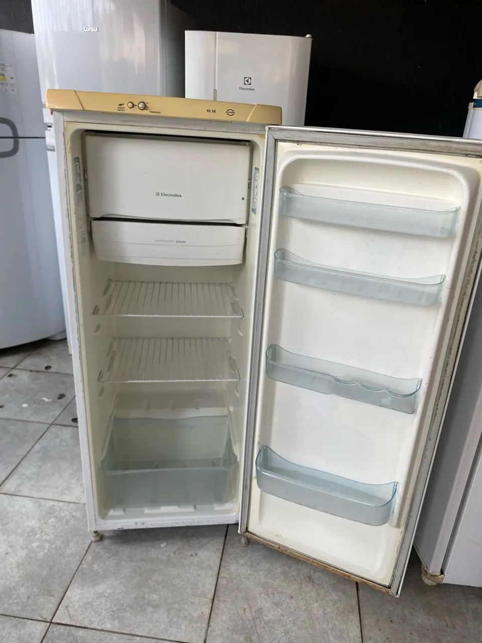 Geladeira Electrolux 110v entrega grátis  - Foto 4