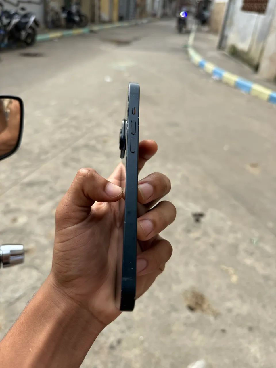 iPhone 14 Plus, 256gb com a tampa trincada 