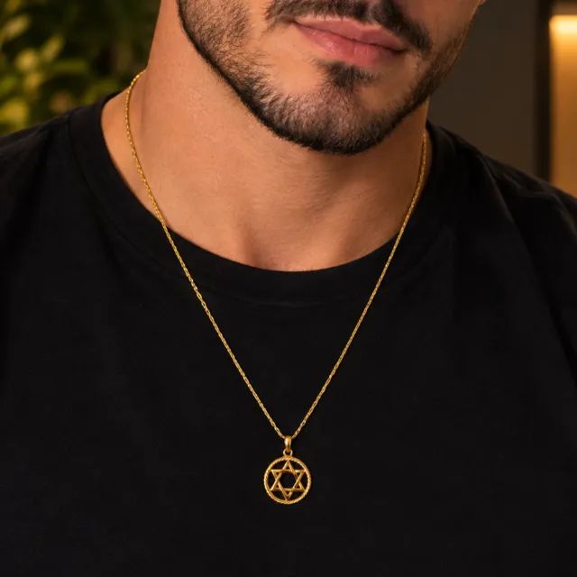 Colar Dourado Estrela de Davi