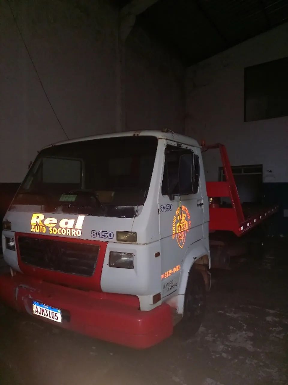 Caminhao 8-150 na plataforma 