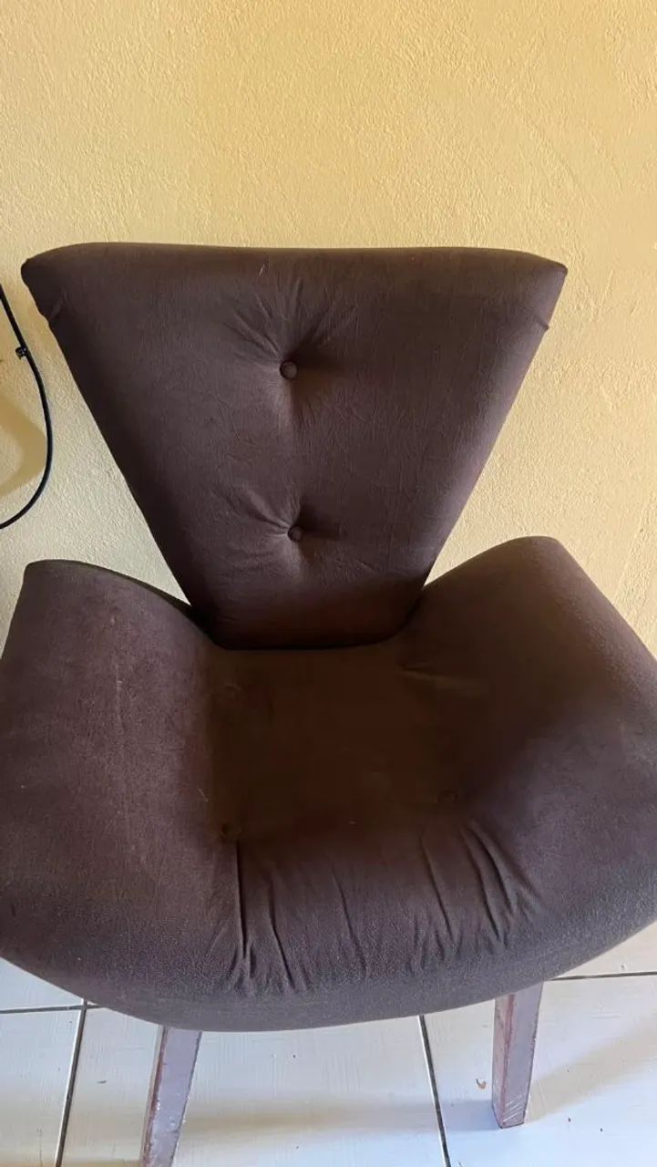 2 Poltronas Marrons Vintage Estofadas - Conjunto - Foto 2