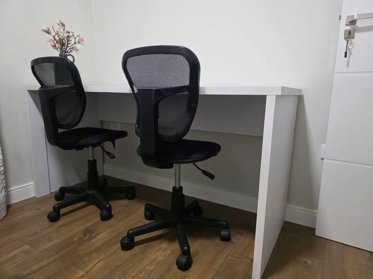 Mesa escritório e 2 cadeiras