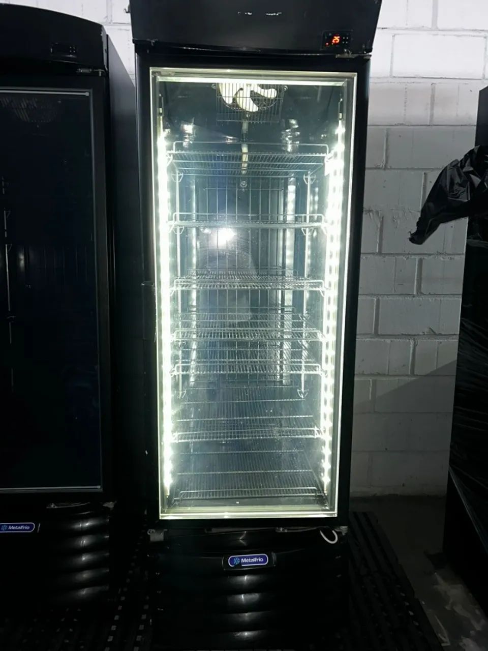 Freezer / Expositor Vertical Metalfrio  - Foto 4