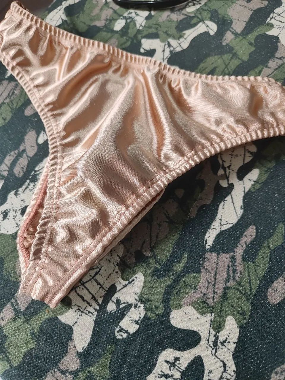 Cueca fio dental com brilho - Foto 2