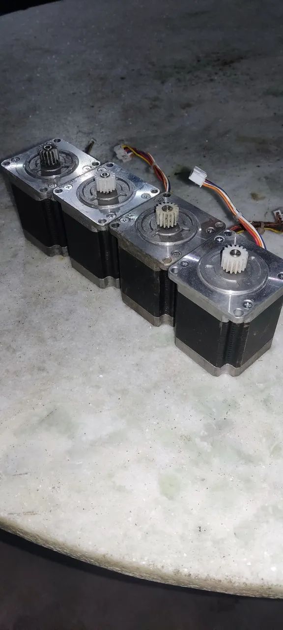 Kit com 4 motores de passo NEMA 23