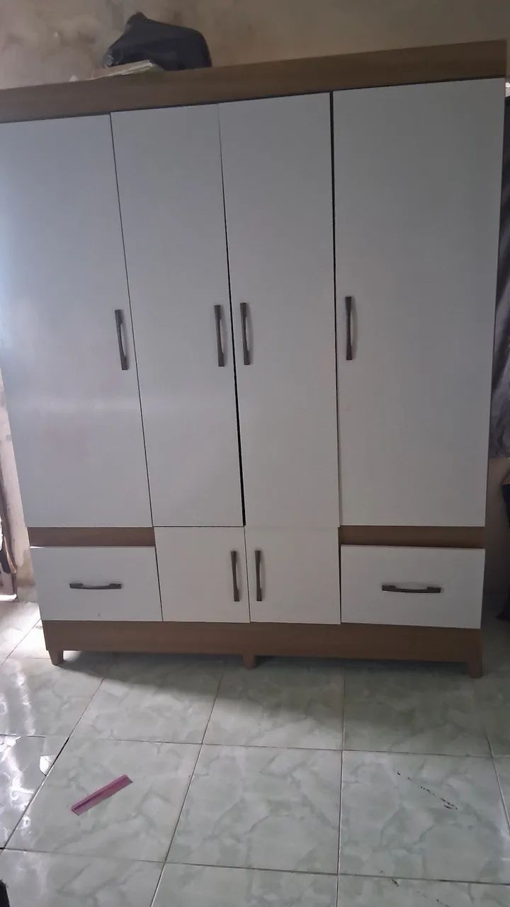 Jogo de roupeiro e cômoda 