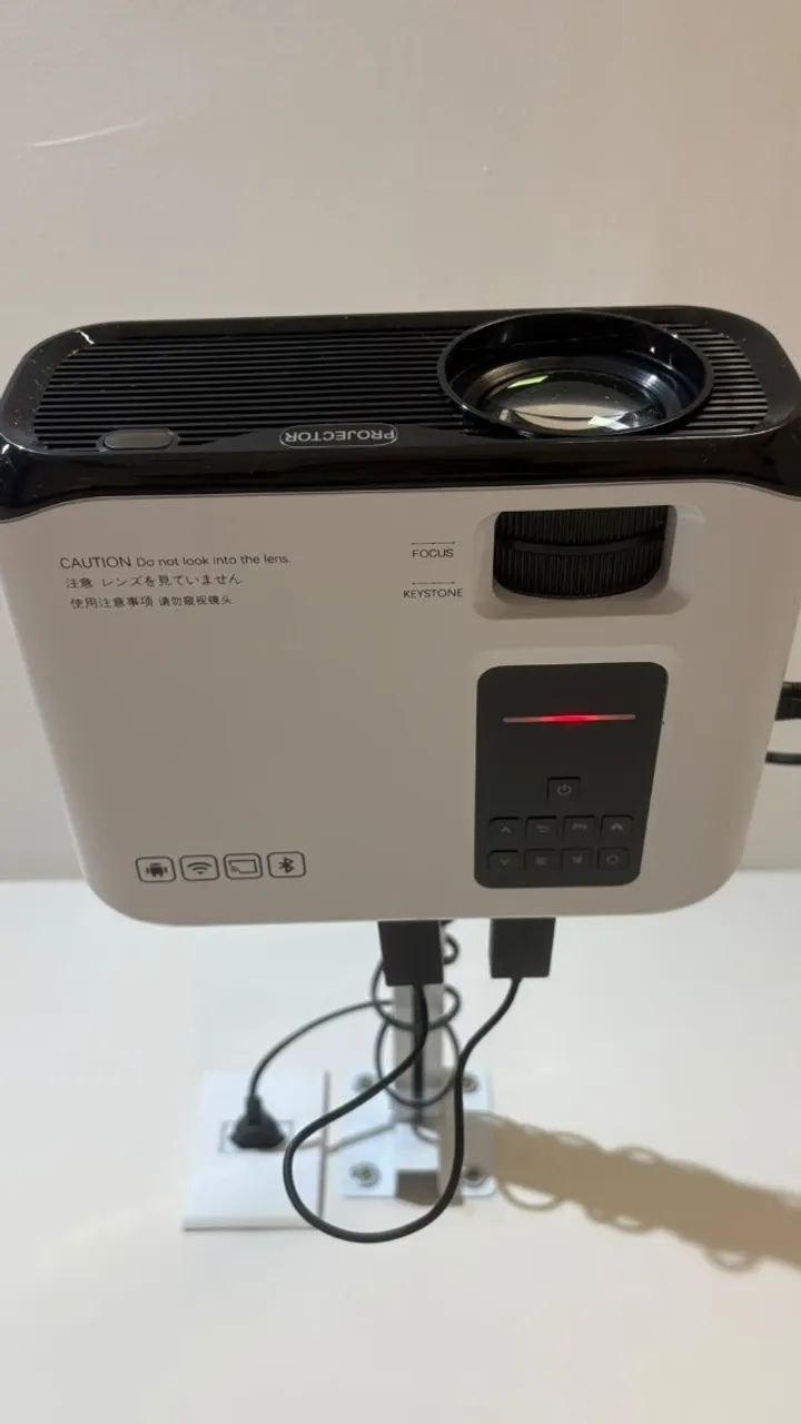Retro Projetor Data Show Multimídia Tela 4k Cor Branco Bivolt + NF - Foto 3