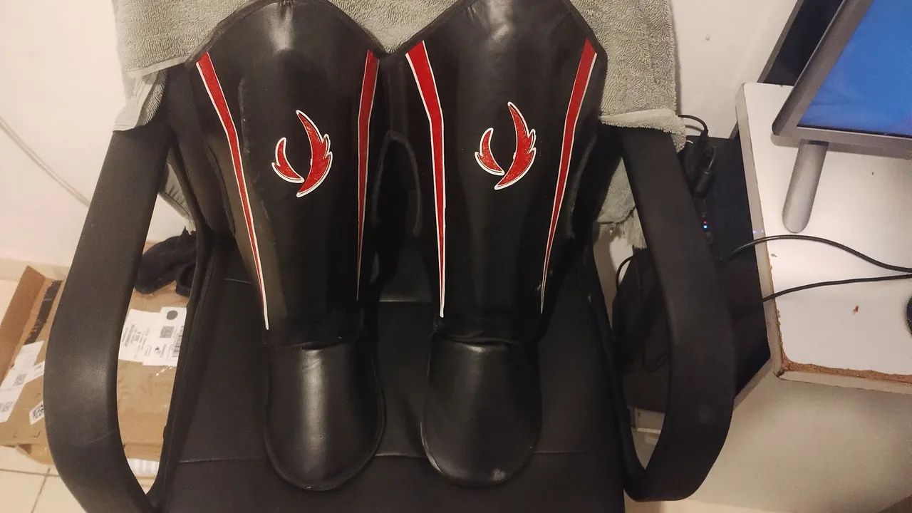Caneleira Muay Thai Kickboxing