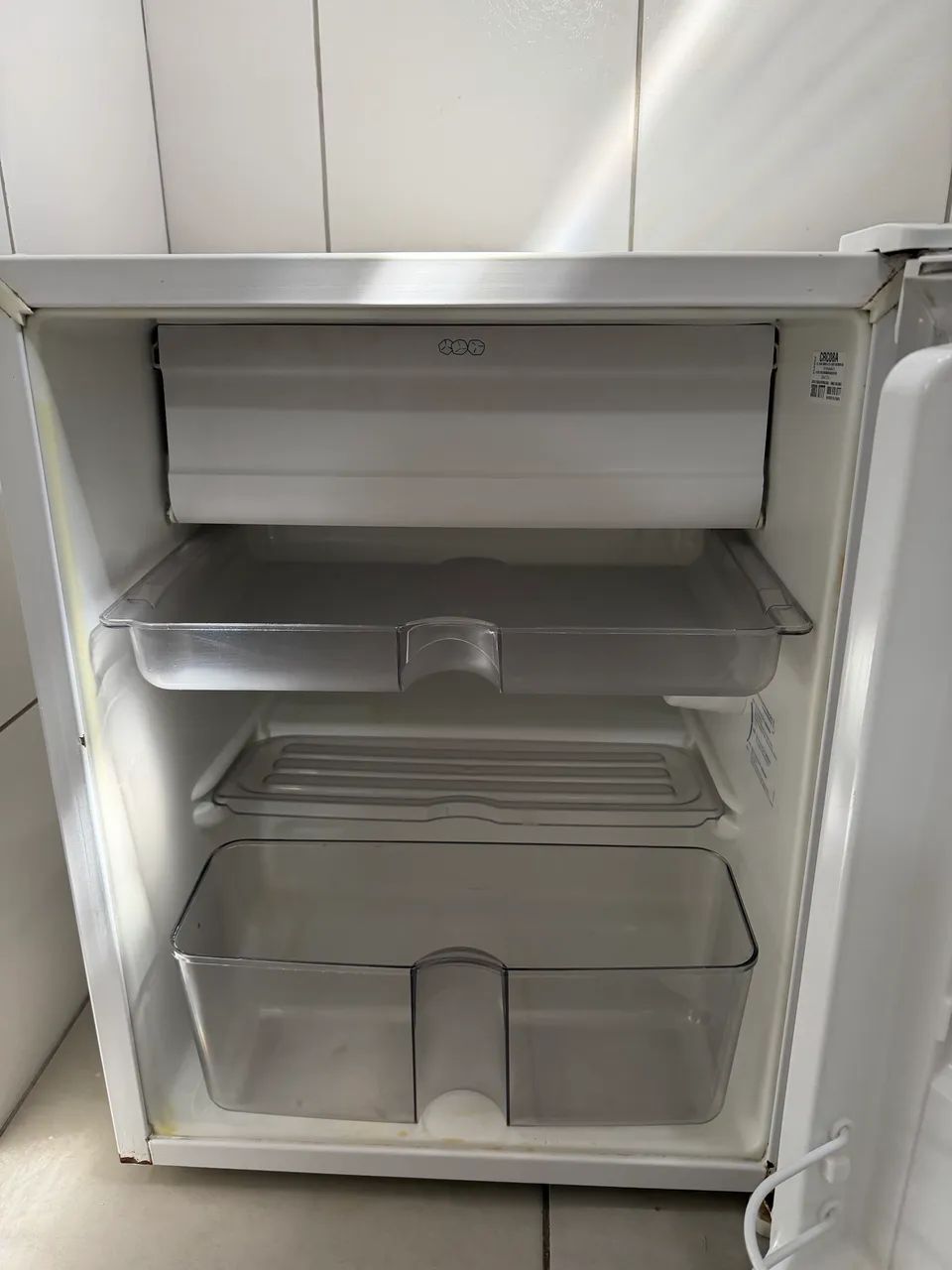 Frigobar Consul Compacto 80L 127V - Funcionando perfeitamente - Foto 4