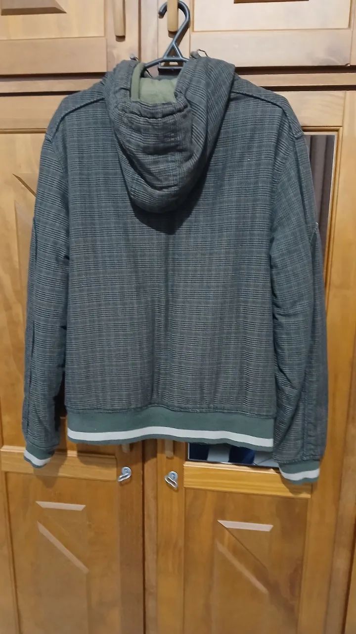 Jaqueta de frio com capuz - Foto 2