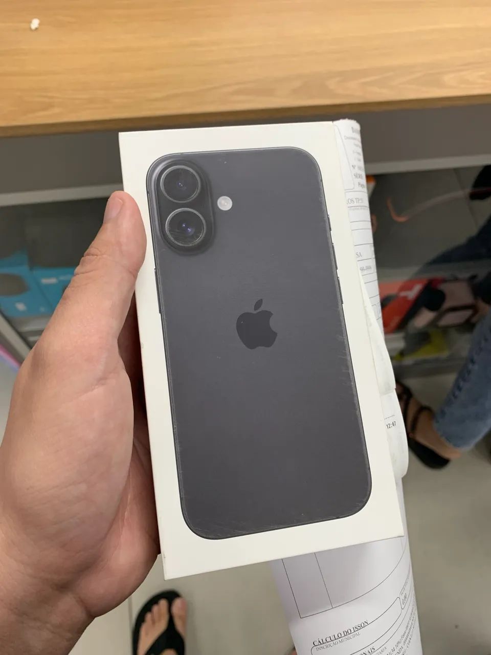 iPhone 16 