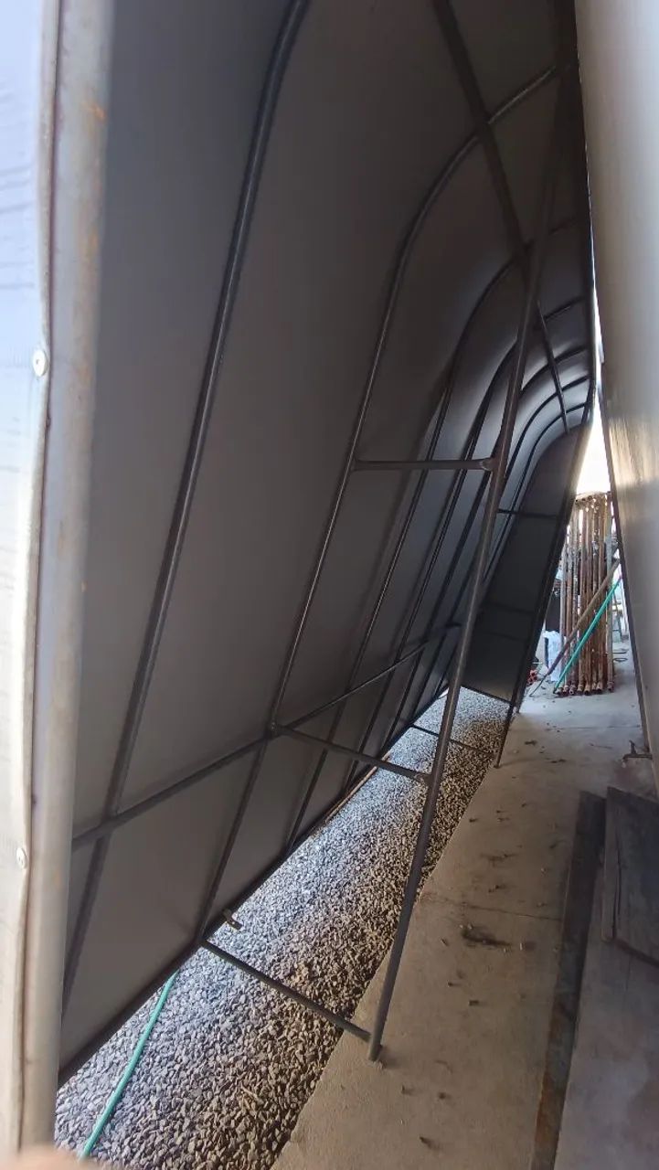 Toldo metálico 2,20m x 4,40m bem conservado - Foto 2