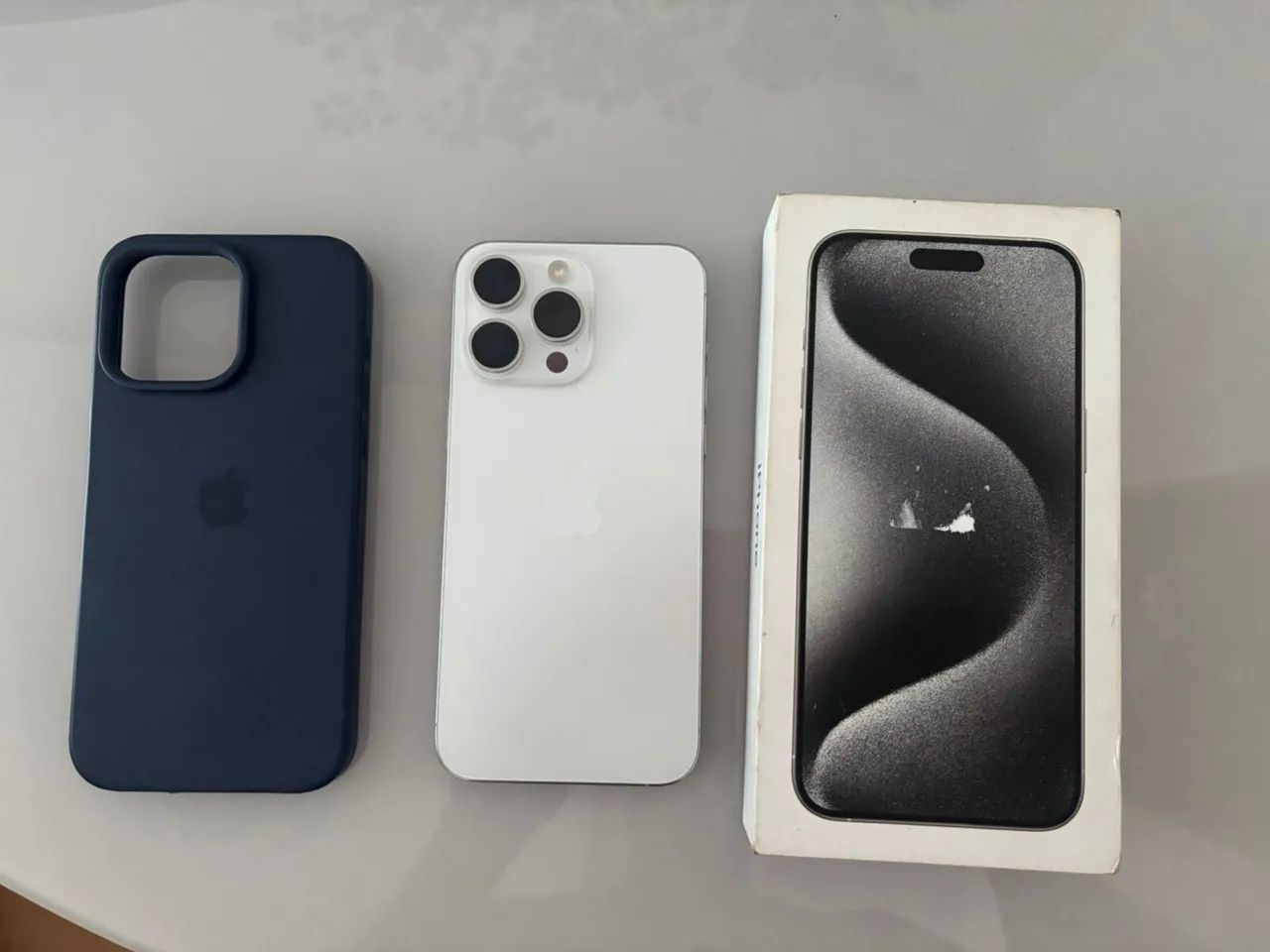 iPhone 15 pro max 256 90 de ? - Celulares e Smartphones - Caixa D