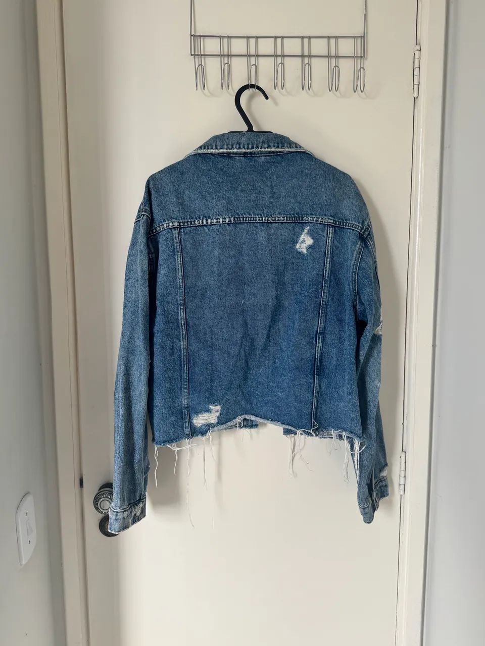 JAQUETA JEANS ZARA destroyed modelo cropped   - Foto 2
