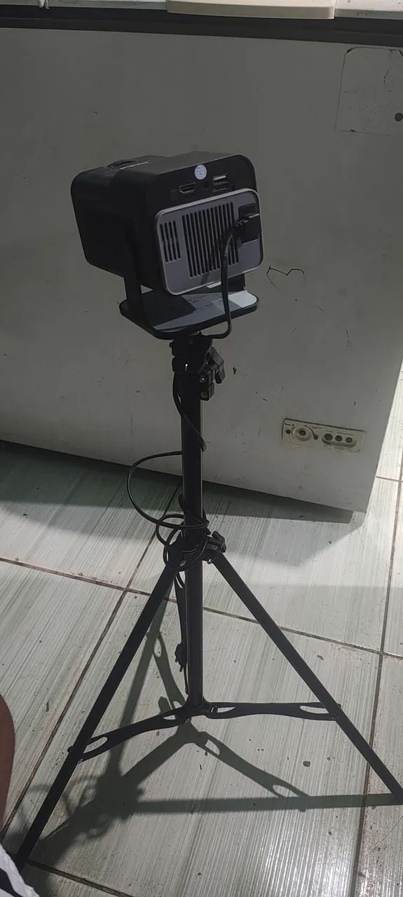 PEOJETOR DE IMAGEM 4K HY320  - Foto 3