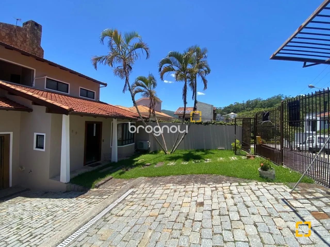 Casa com 4 dormitórios, sendo 2 suítes no Bairro João Paulo em Florianópolis /SC - Foto 2
