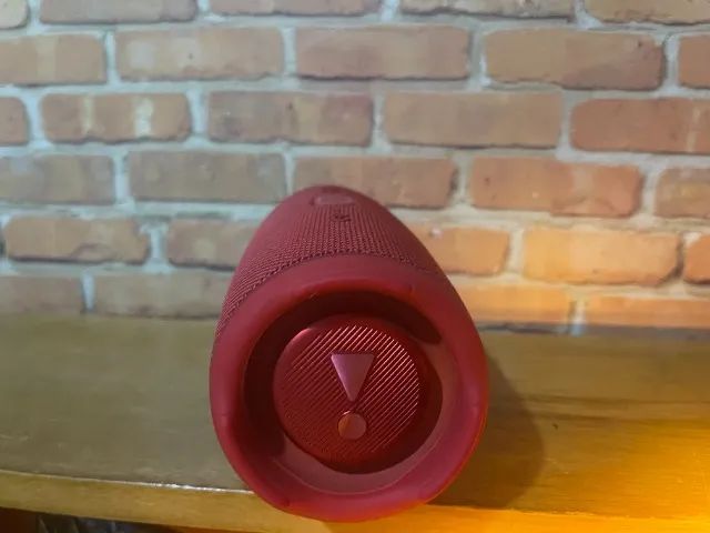 JBL Charge 5 vermelha usada, original e funcionando perfeitamente - Foto 4
