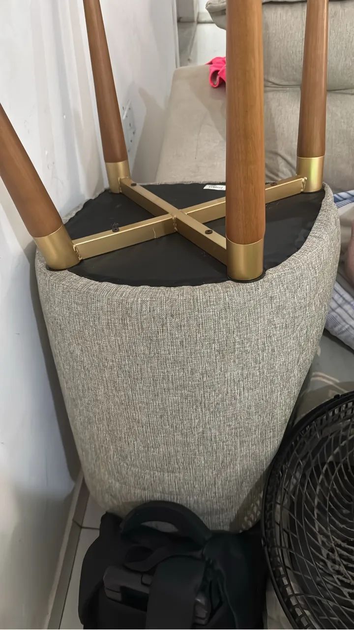 Table with 6 chairs65568131820675125