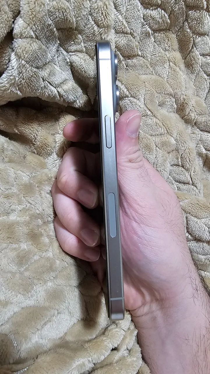 IPhone 15 Pro Max - Foto 3