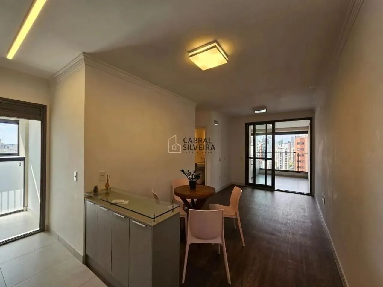 Apartamento com 2 Suítes e 2 Vagas na Avenida Aratãs em Moema