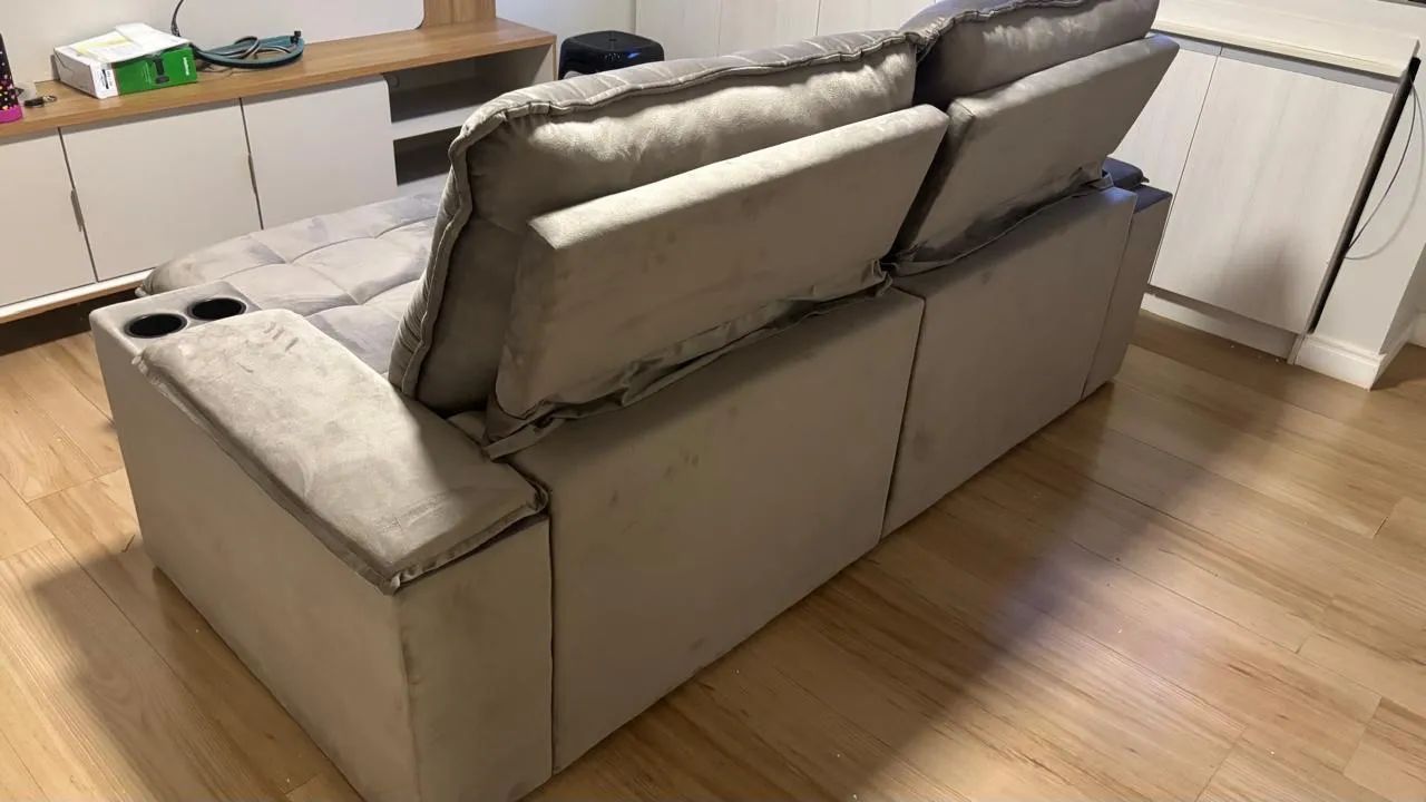 Vendo sofá 2 lugares marrom - Foto 4
