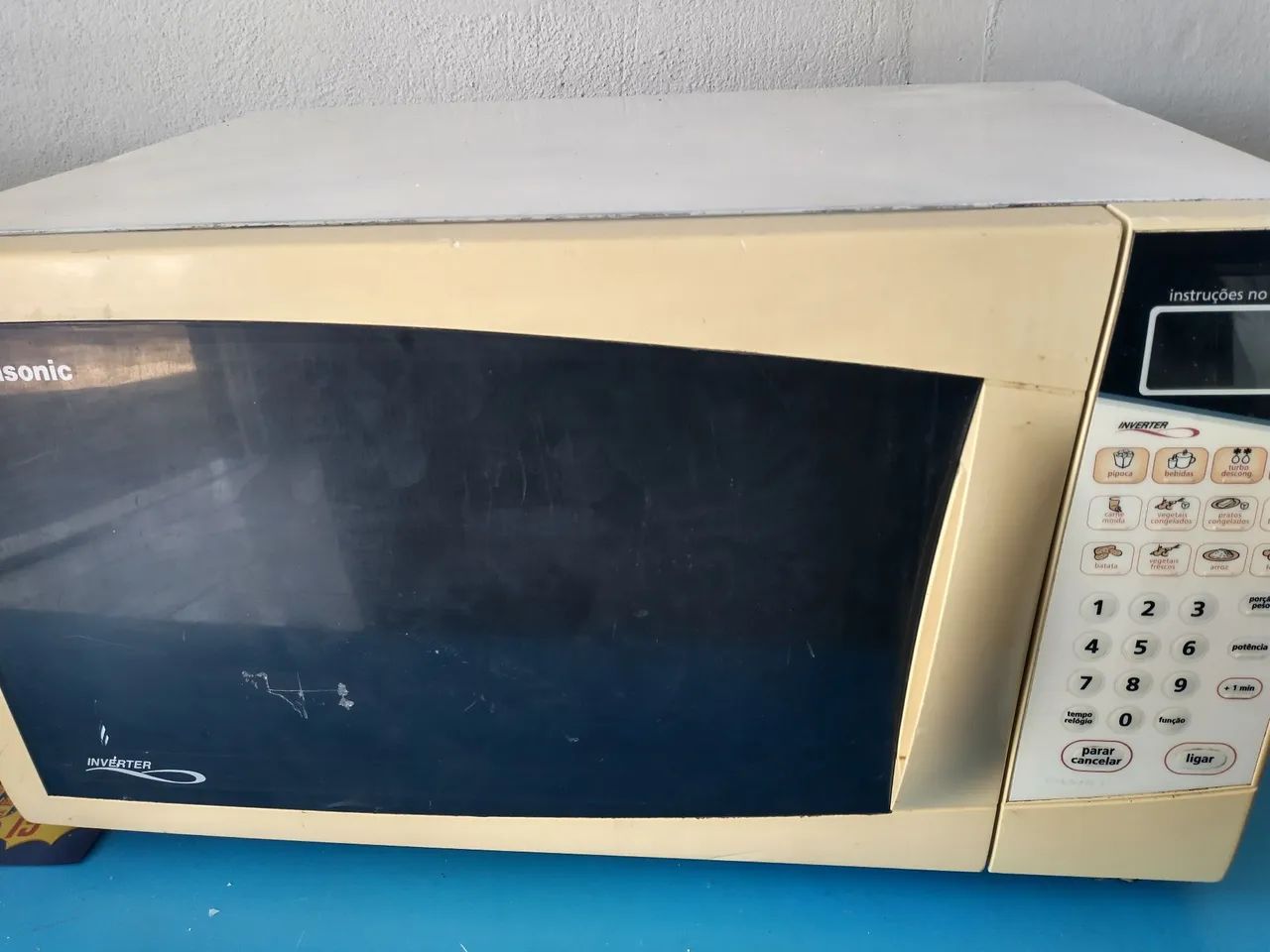 Microondas funcionando 150,00
