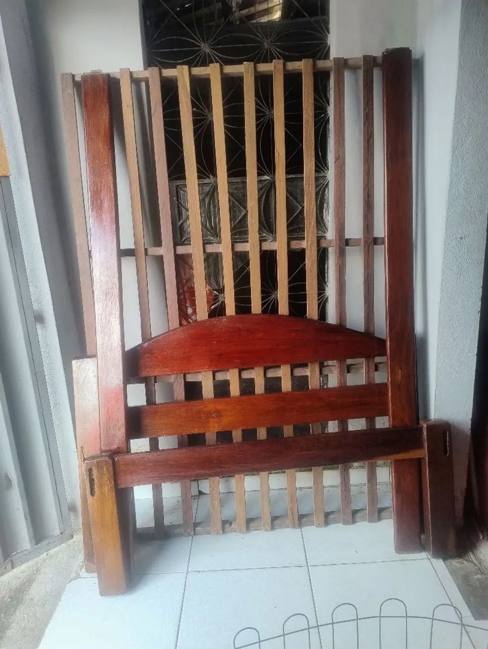 Cama de madeira. - Foto 2