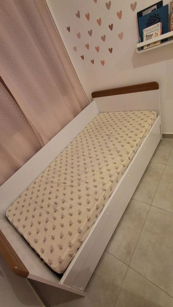 Cama infantil com cama auxiliar