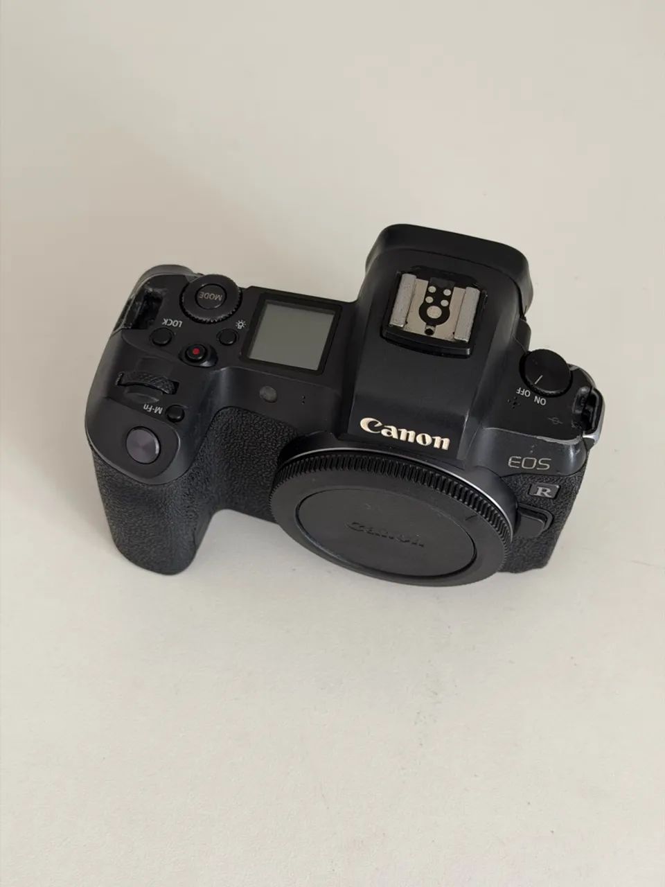 Câmera Canon Mirrorless EOS R - usada - Foto 3