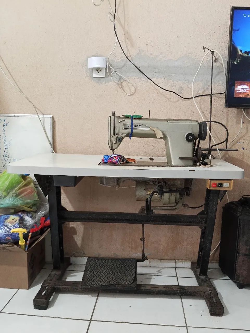 Vende-se máquina de costura RETA 